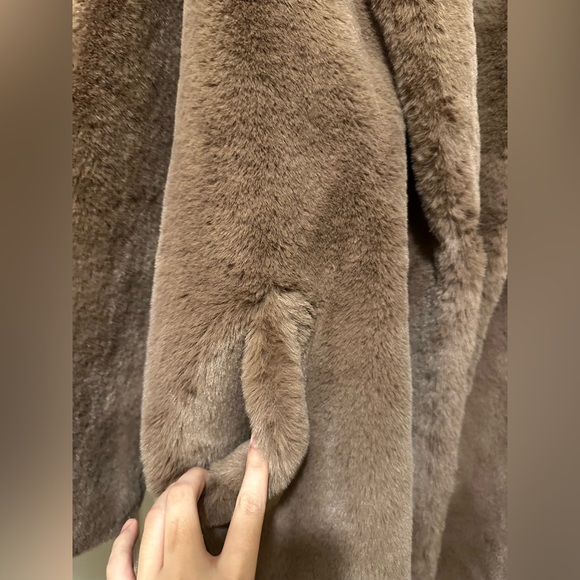 ADRIENNE LANDAU FAUX FUR COAT - Picture 7 of 7